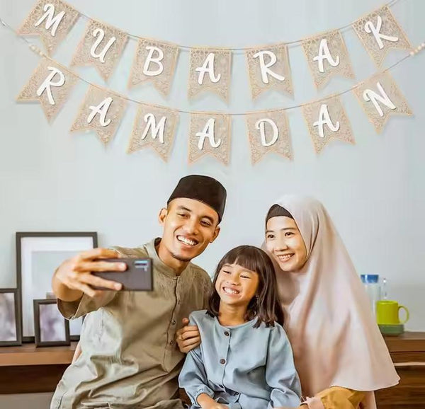 Ramadan Mubarak Wooden Garland Bunting- Black 18x13cm