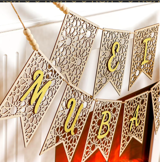 Eid  Mubarak Wooden Garland Bunting- Gold 18x13cm